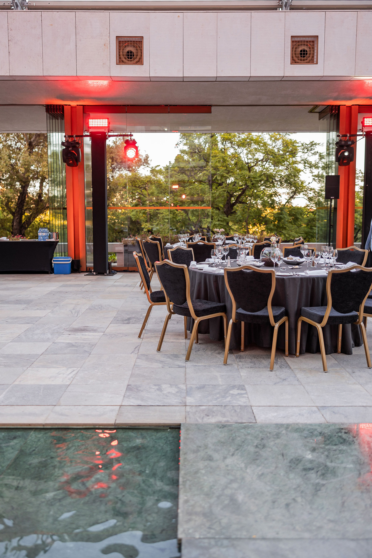 <a class='button-link' download href='https://www.ecao.org/wp-content/uploads/2025/02/ECAOLisbon24-arrivaldinnerandcocktail-17.jpg'>Download</a>