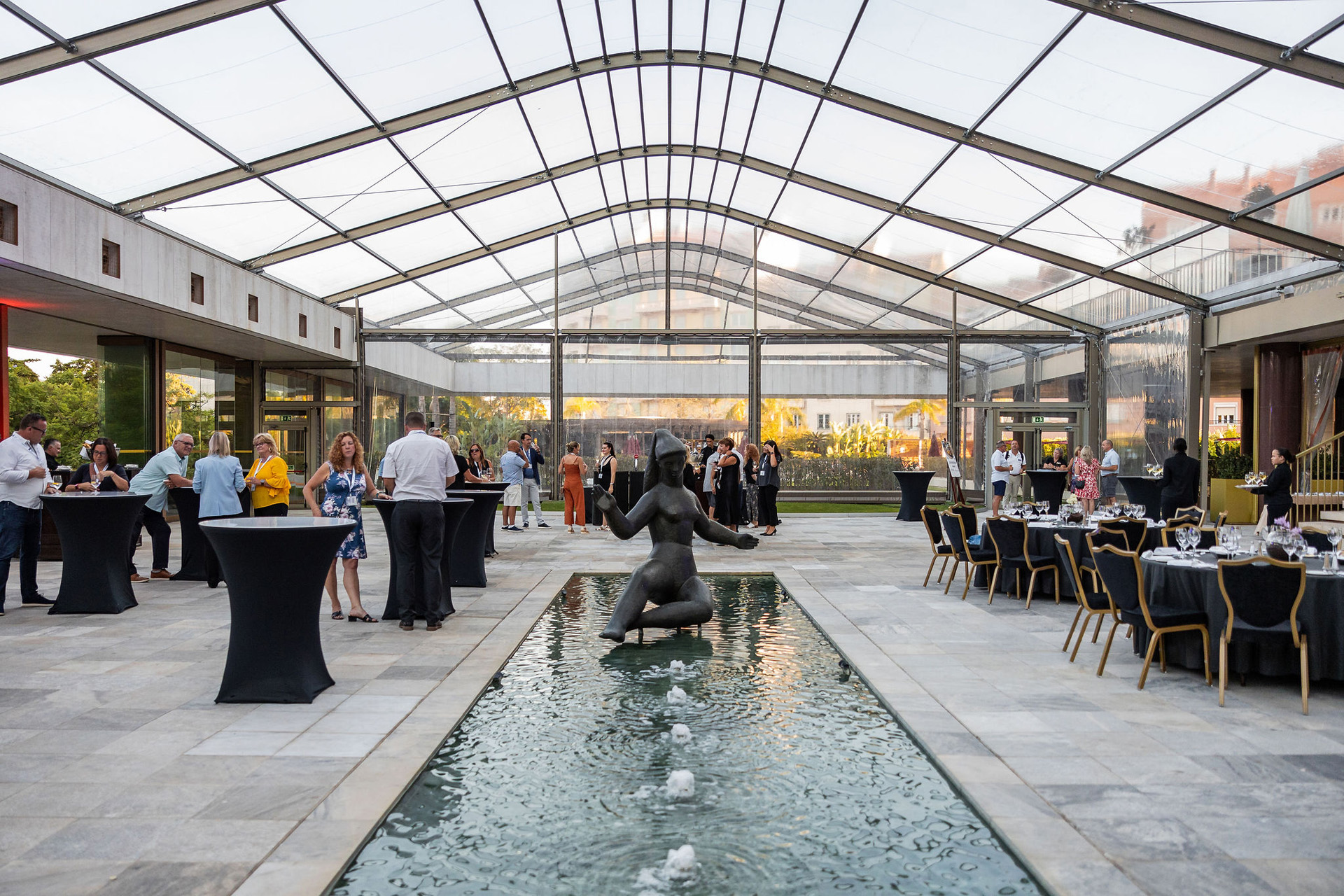 <a class='button-link' download href='https://www.ecao.org/wp-content/uploads/2025/02/ECAOLisbon24-arrivaldinnerandcocktail-90.jpg'>Download</a>