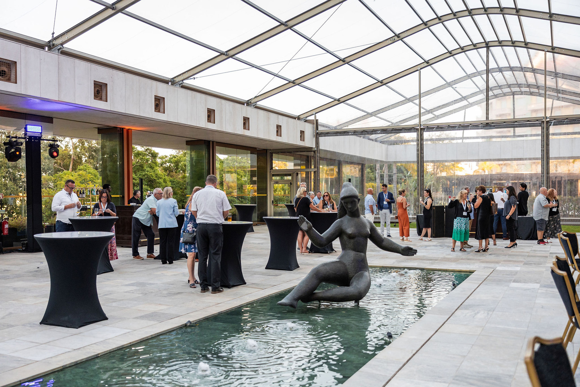 <a class='button-link' download href='https://www.ecao.org/wp-content/uploads/2025/02/ECAOLisbon24-arrivaldinnerandcocktail-91.jpg'>Download</a>